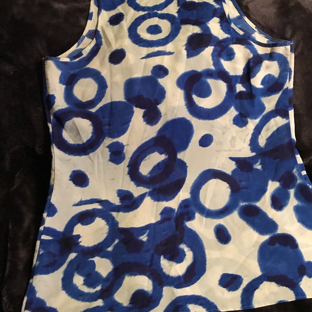 Sleeveless Spring Top - Picture 6 of 15